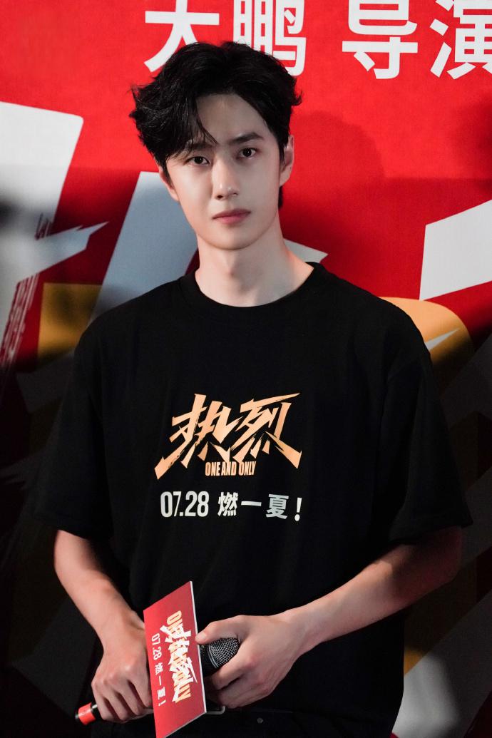 能特斯在球队中扮演了关键角色，他的出色表现令人印象深刻的简单介绍