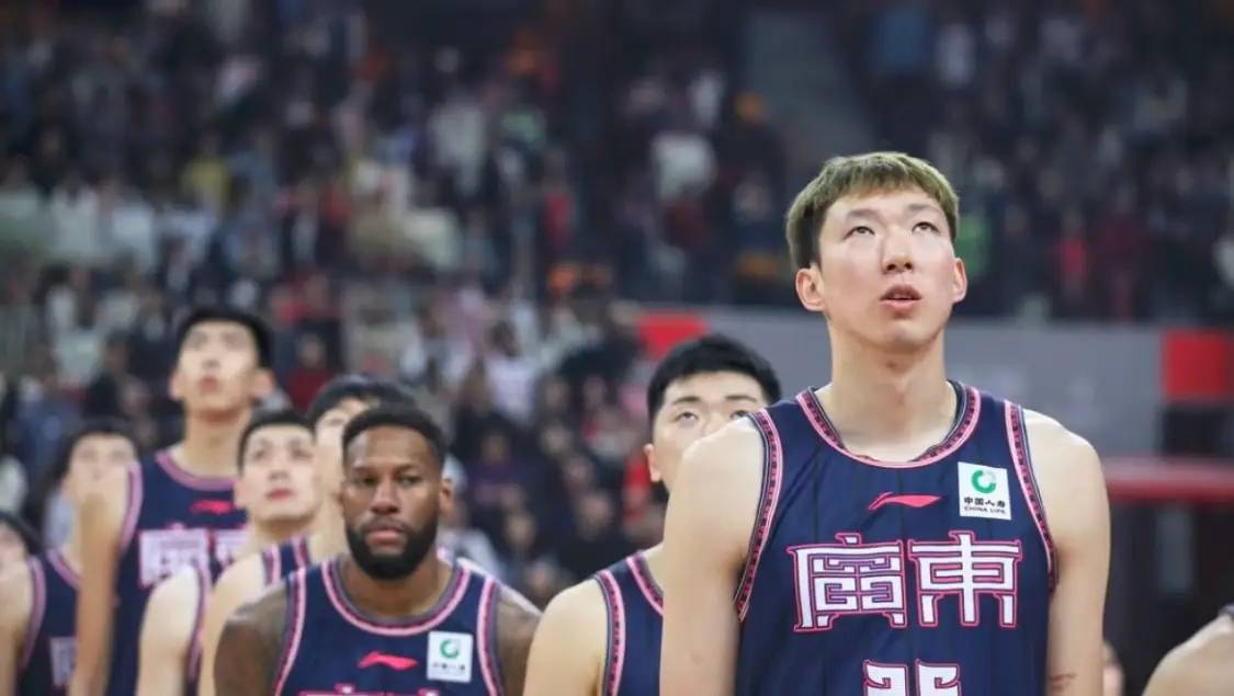 厄尔士登在客场比赛中奋力抗争，却遗憾失利的简单介绍