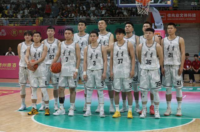 包含高诗岩17+9山东险胜新疆齐麟17分李炎哲15分的词条