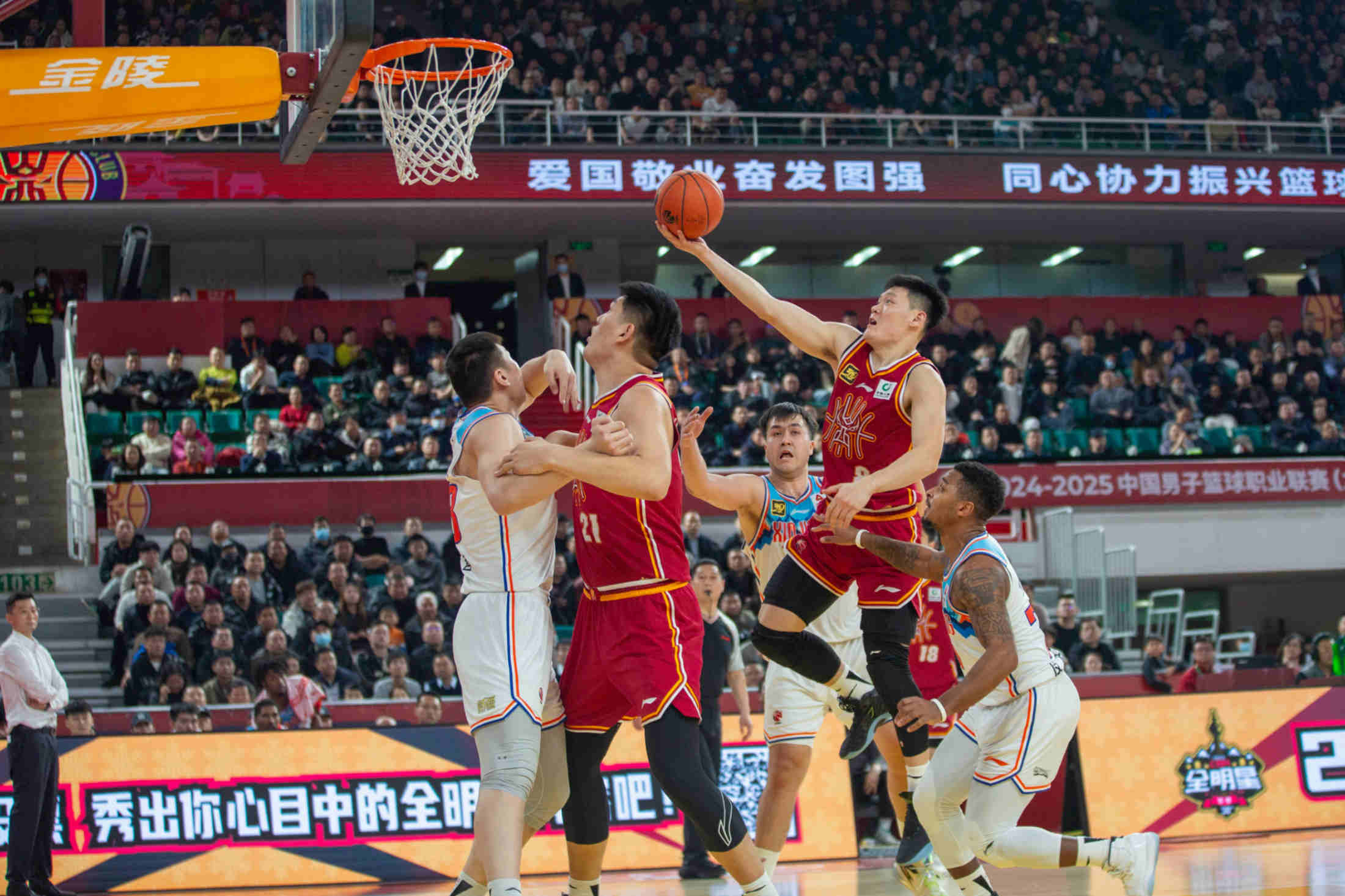 李弘权21分上海大胜广东张宁21分山西负同曦的简单介绍