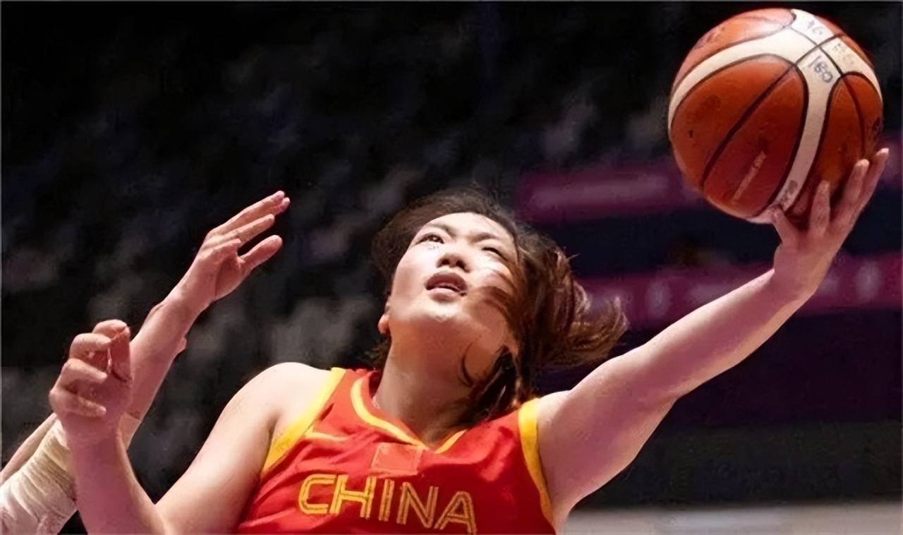 包含基本淡出中国女篮？“女詹姆斯”被放弃，发文致谢！的词条